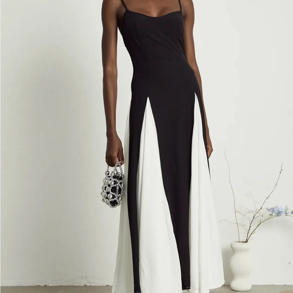 Black and Cream Contrast Maxi Dress / Formal Dress - Picture 2 of 6